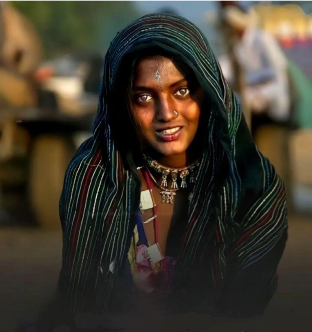 ItsNoor_786's tweet photo. ख़ुदा ने जो बख्शा है वही हुस्न बहुत है
  फ़ूल अपने बदन पे ज़ेवर नहीं रखते https://t.co/KIEKlgtjxr