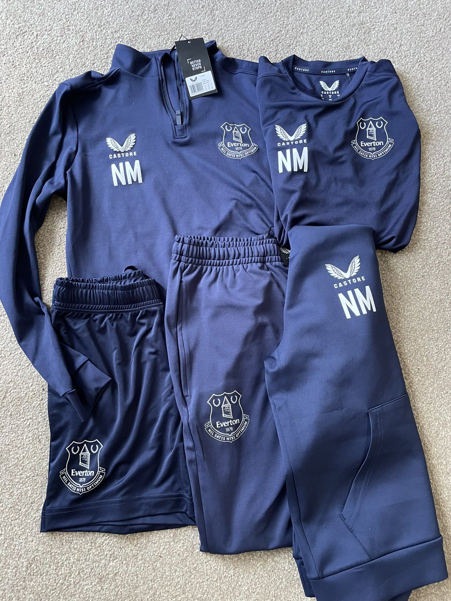 Jaynem0624Jayne's tweet photo. @CastoreEngland @EvertonCollege @kitlocker castore your sizing is a disgrace all of this expensive kit/uniform completely useless after following YOUR size guide. Everything is tiny and unfit for purpose. 2 of everything which can’t be returned due to it being personalised. 🤬 https://t.co/d2CwWQYwLV