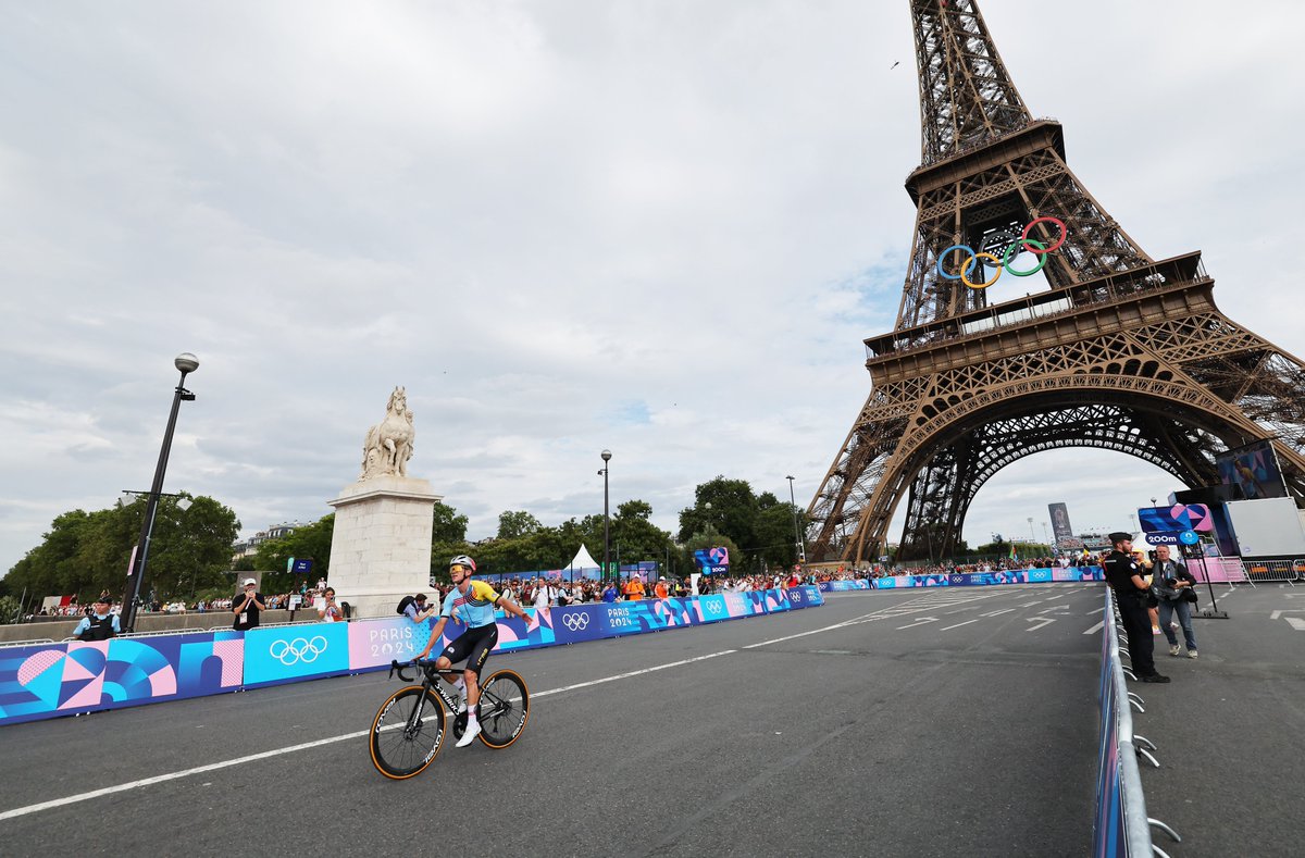 𝚰 𝐂 𝐎 𝐍 𝚰 𝐂

Remco Evenepoel 🇧🇪🥇🥇

Men’s Road Race Olympic Champion at #Paris2024 👏

📷 <a href="/GettyImages/">Getty Images</a> 

#Cycling #RoadCycling
