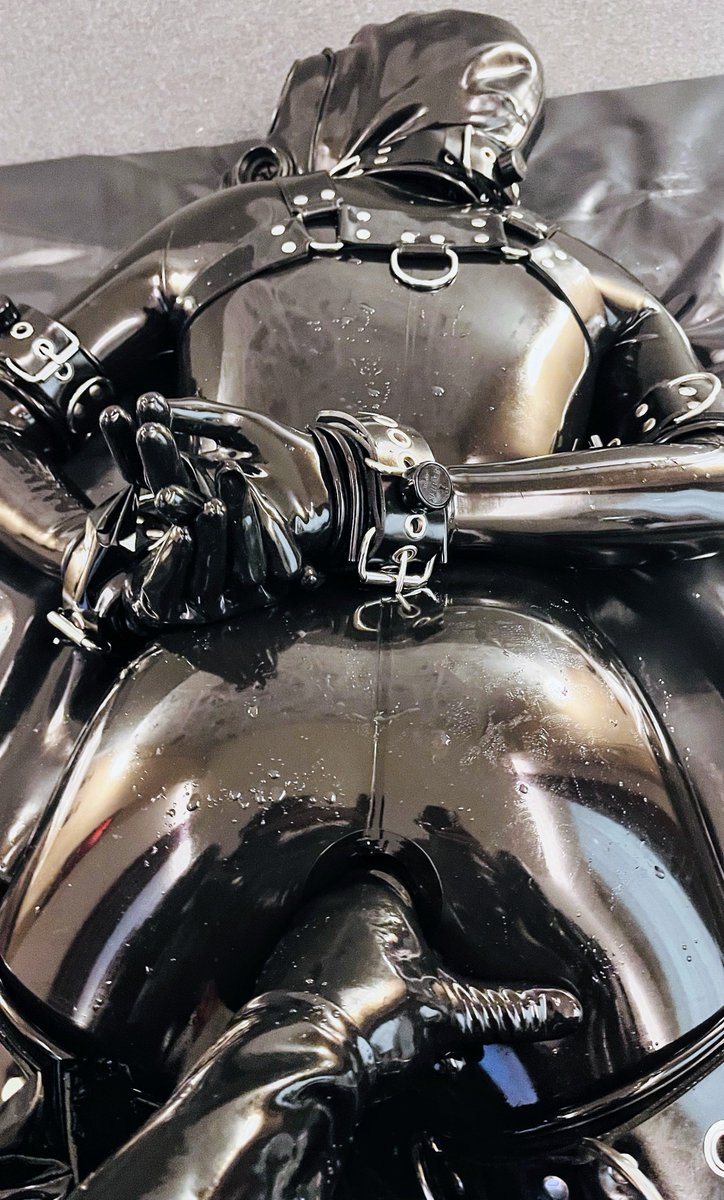 lil_rubberboy's tweet photo. Need to be like this more often ⛓️
Rubber hole got played with by @MattPA99 https://t.co/BEFcdE4NI7