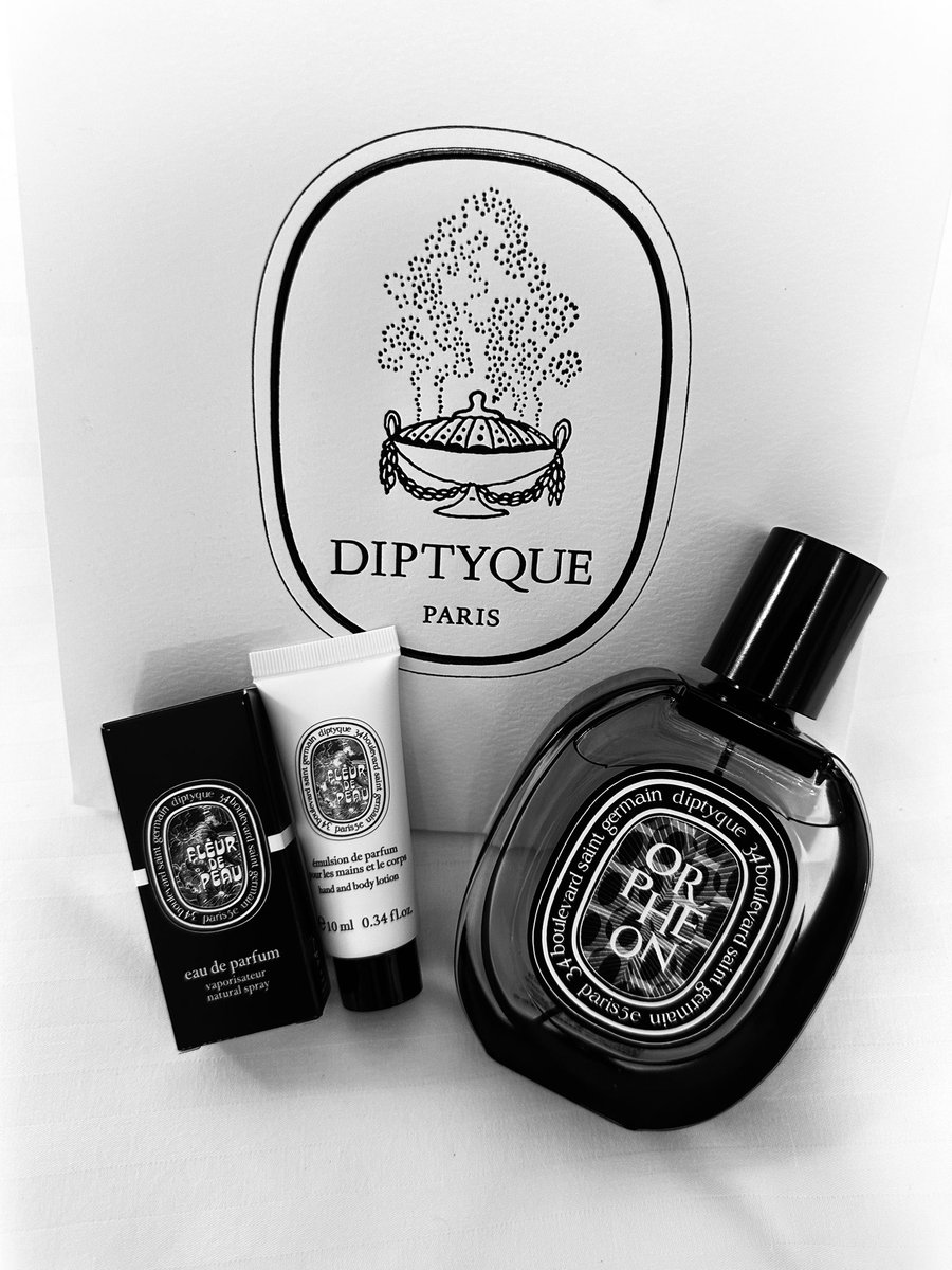 typeR_L's tweet photo. 好きな匂いのDiptyque Orphéonと
東京限定のLE LABO GAIAC 10買った
久しぶりに東京来てる https://t.co/xalxnlJe4f