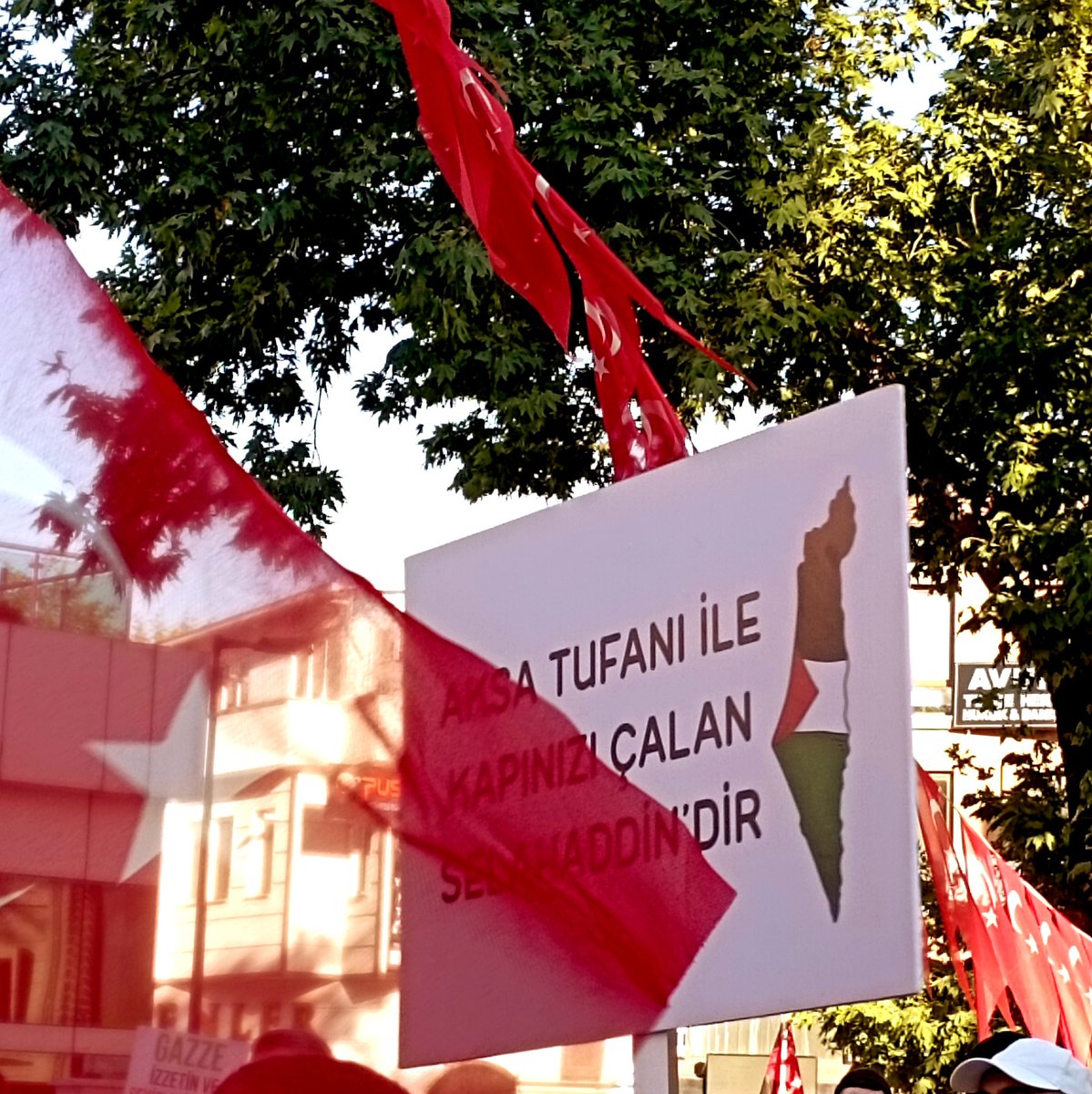 rehayabb's tweet photo. #sonçağrı
Bir ölür bin dirilirz demedik mi? https://t.co/23D4h0HGfl