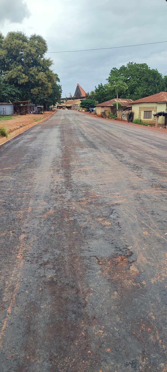 KassimDoumbia13's tweet photo. #Dimbokro
Les nouvelles couches de bitume sont visibles.
NB: celui qui vous fait savoir que le développement de la 🇨🇮 se limite seulement Abidjan quitter près de lui, c'est un ennemi du développement de la nouvelle Côte d'Ivoire.
#CIV225 https://t.co/EeWu8q5A0l