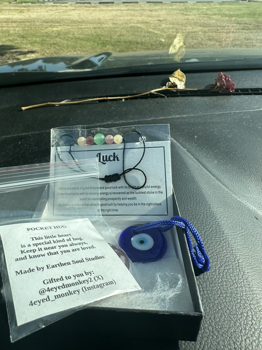eastsideshiners's tweet photo. Thank you @4eyedmonkey2!!! Everything is perfect!!!! https://t.co/FwHrIJPMny
