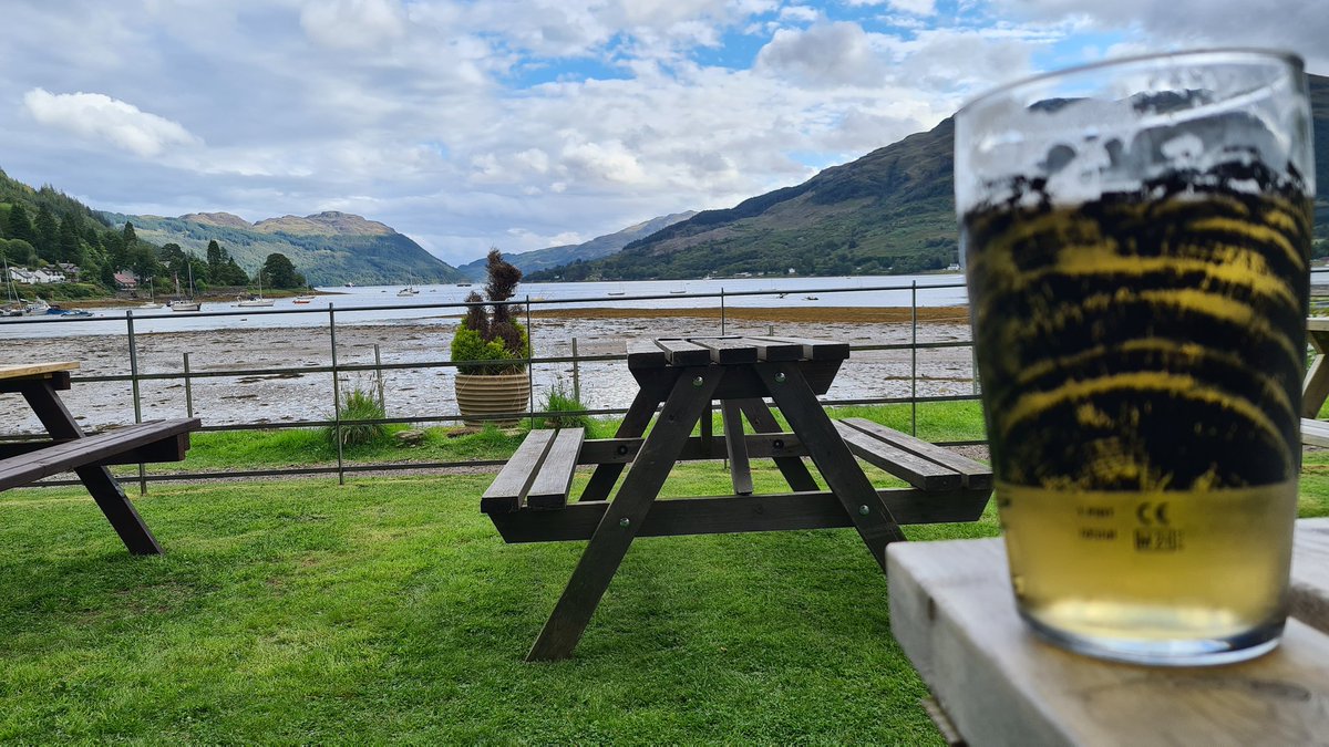 AndrewDGC's tweet image. #lochgoilhead drinking Jarl @FyneAles @pintswithaview