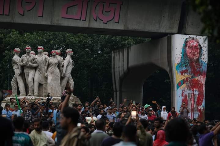 tandra0_0's tweet photo. Wishper of the Inqilab.

TSC on 03 August 2024. 
Photo: Saqlain Rizve
#StepdownPMSheikhHasina 
#StepdownPMSheikhHasina https://t.co/YNmx95L0Zr