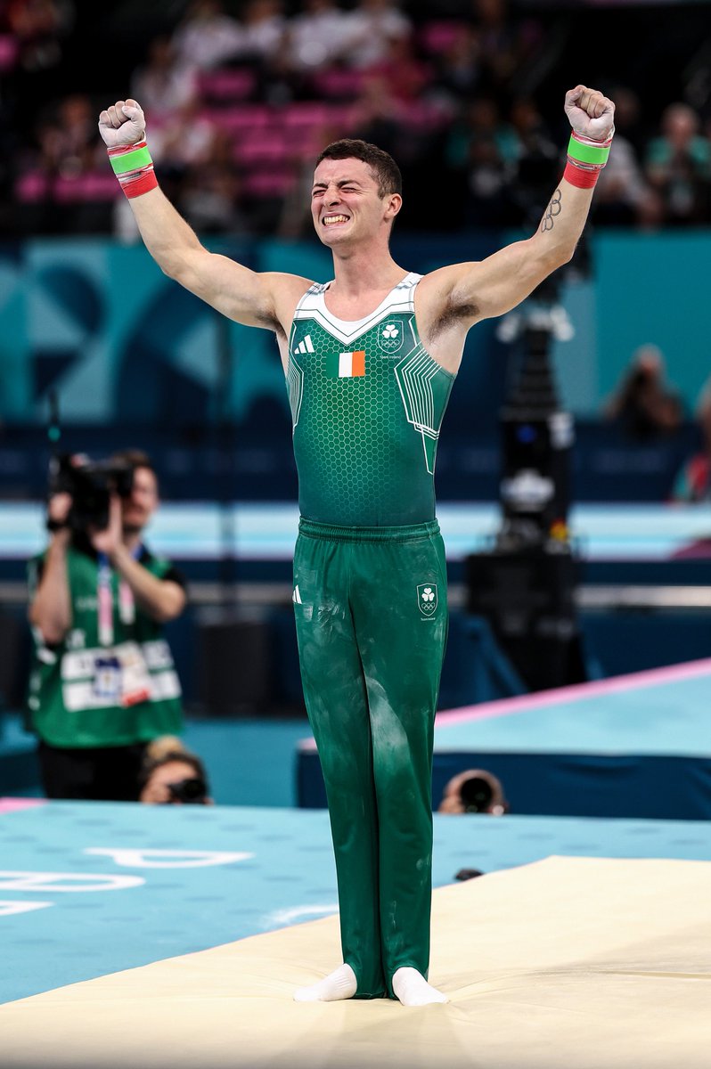 He did it! Ireland’s <a href="/McClenaghanRhys/">Rhys Mcclenaghan</a>  wins magnificent GOLD in pommel horse final. Hero.