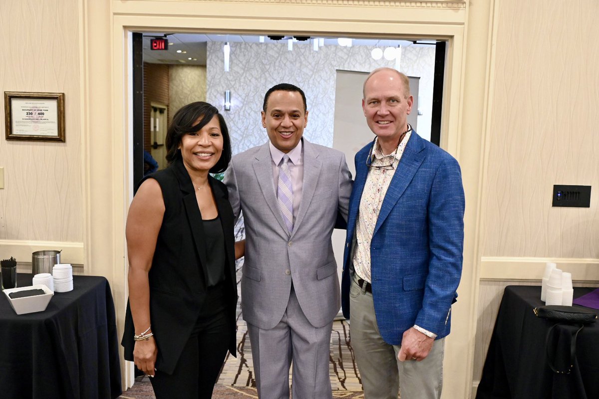 79_cmpayne's tweet photo. What a banner week it has been and I’m here for it! @BankofAmerica enjoyed being a sponsor of this year’s @NCBlackRep Theatre Festival in Winston Salem, NC. We had the distinct honor to co-present a special reading called Turning 15 on the Road to Freedom, @GregCoxTriad https://t.co/LvHx8dymi7