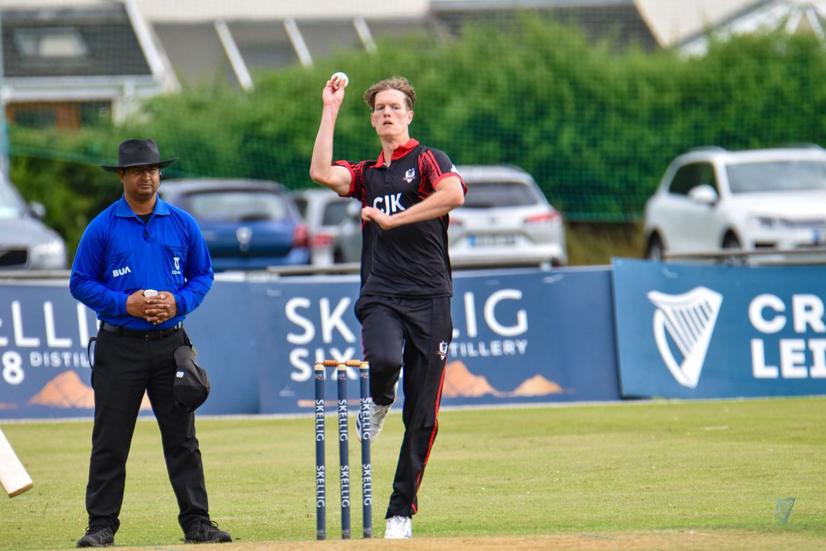 cricketleinster's tweet photo. 6 AND OUT

Shane Getkate deposits Byron McDonough over square leg for six, before being caught at mid-on.

And before the tweet is finished, McDonough traps Kane plumb in front first ball! 

Phoenix 77/5 after 19 overs https://t.co/iRzZGN7ZSh