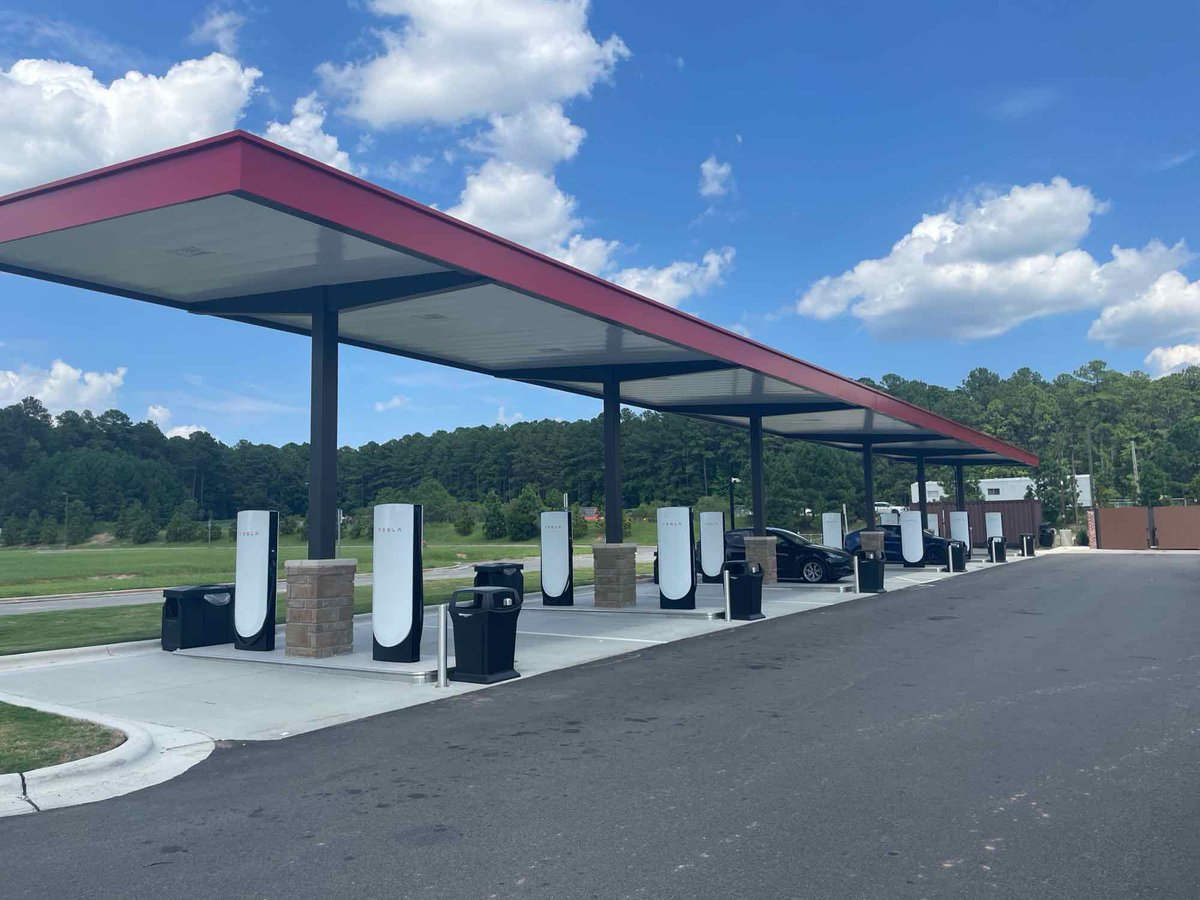 Tesla Charging tweet media