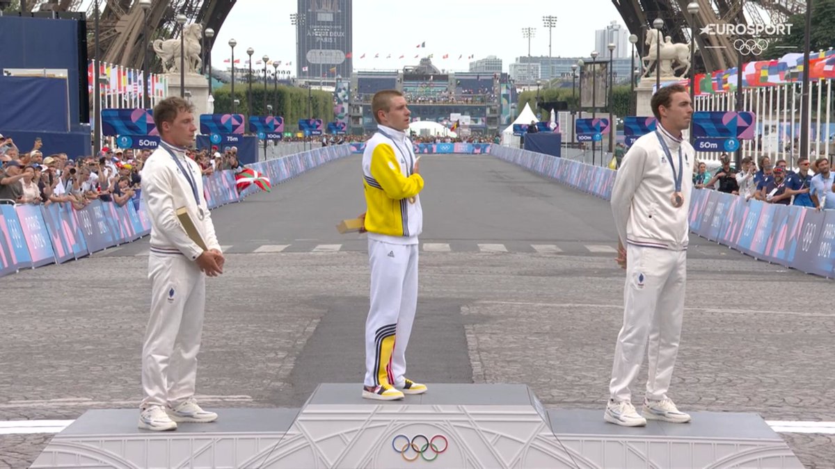 LeGruppetto's tweet photo. Le podium de la course en ligne des Jeux olympiques de #Paris2024 :

🥇 Remco Evenepoel - 24 ans - 🇧🇪
🥈Valentin Madouas - 28 ans - 🇫🇷
🥉Christophe Laporte - 31 ans - 🇫🇷 https://t.co/Rba3KAJlNm