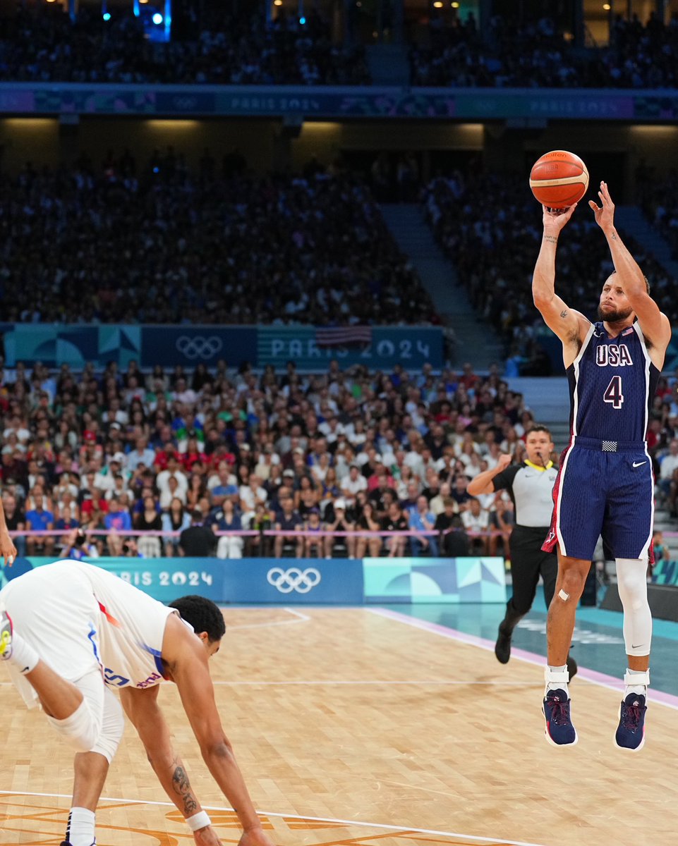 ClutchPoints's tweet photo. This photo of Steph Curry is COLD 🥶

(📸: Jesse D. Garrabrant) https://t.co/xCU5lBTUMj