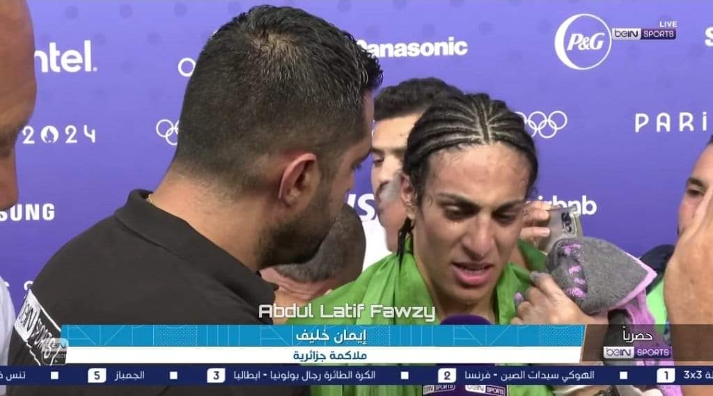 ScreenMix's tweet photo. ايمان خليف  بعد الفوز : 

هذه قضية شرف وكرامة ، حقي عند الله ، الله اكبر.

أنا فخورة كوني جزائرية وتأهلي إلى نصف النهائي ، حضرت للأولمبياد منذ 8 سنوات والحمدلله كنت في الموعد وفزت بالمقابلة .. 

أحب أشكر العالم كله الذي وقف بجانبي ، هذه قضية كل امرأه عربية ، العالم العربي يعلم اني منذ سنوات وانا العب ملاكمة في الاتحاد الدولي الذي طْلمني .

انا معي الله الذي فوق الجميع.❤️