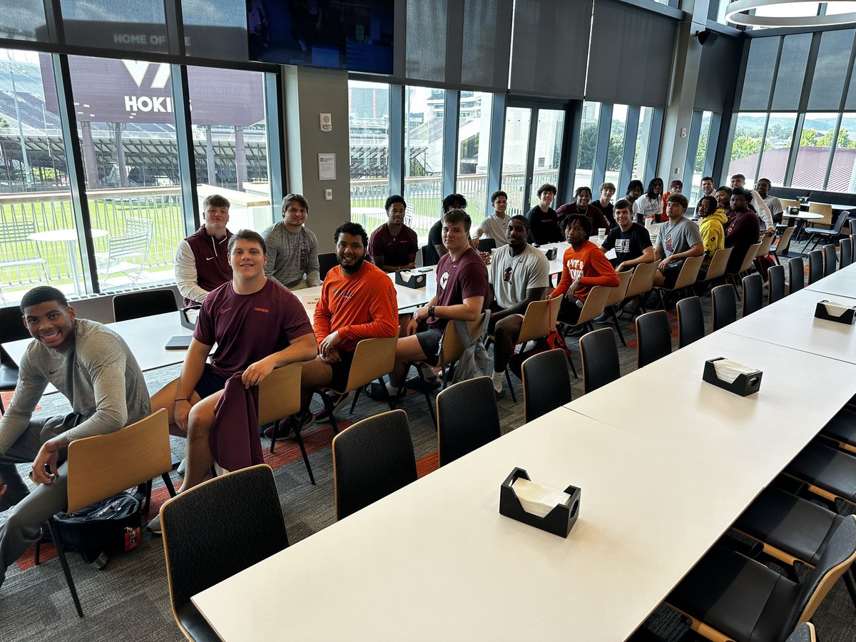 HokiesFB's tweet photo. Newcomer Brunch! 😁

#ThisIsHome https://t.co/SMe1QW85xq