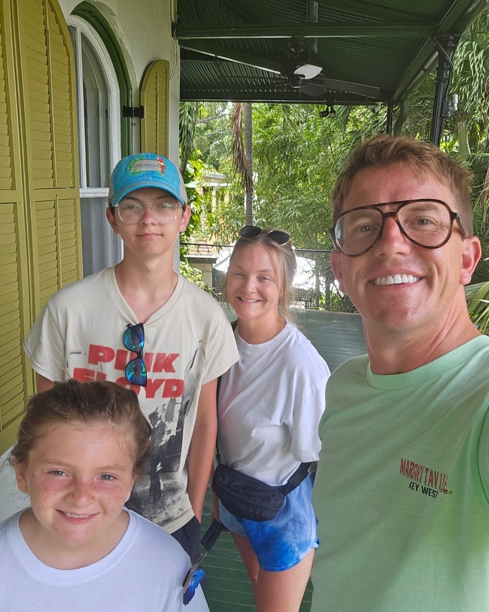 MStropnik's tweet photo. Ernest Hemingway's House 😀📚📖

#keywest #ernesthemingway https://t.co/NbrwtTfg2Y