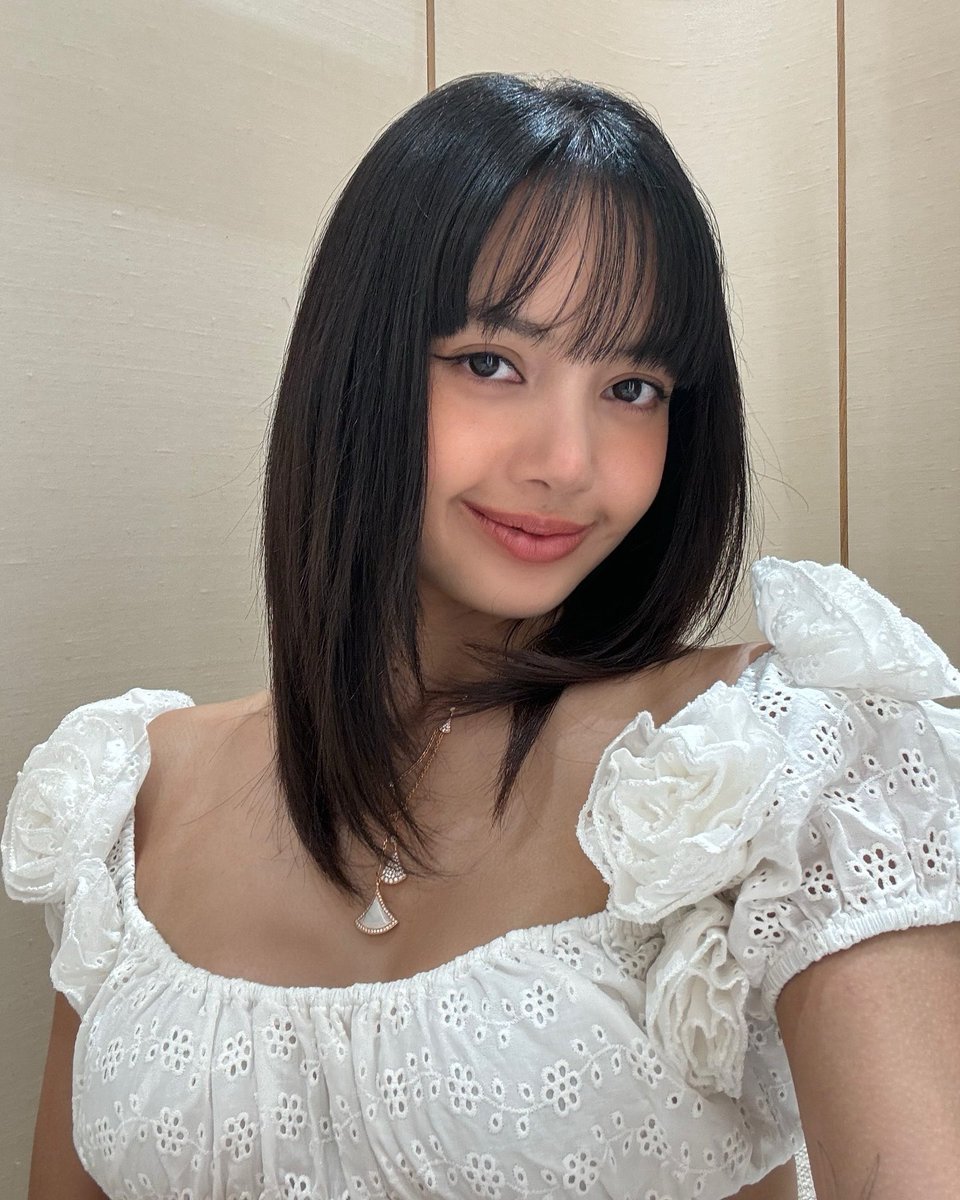 LILITEAMTH327's tweet photo. คนสวยขามากกกกก หุ่นแซ่บชุดดือ คือที่!!
#LISA https://t.co/iYSyCqPAG8