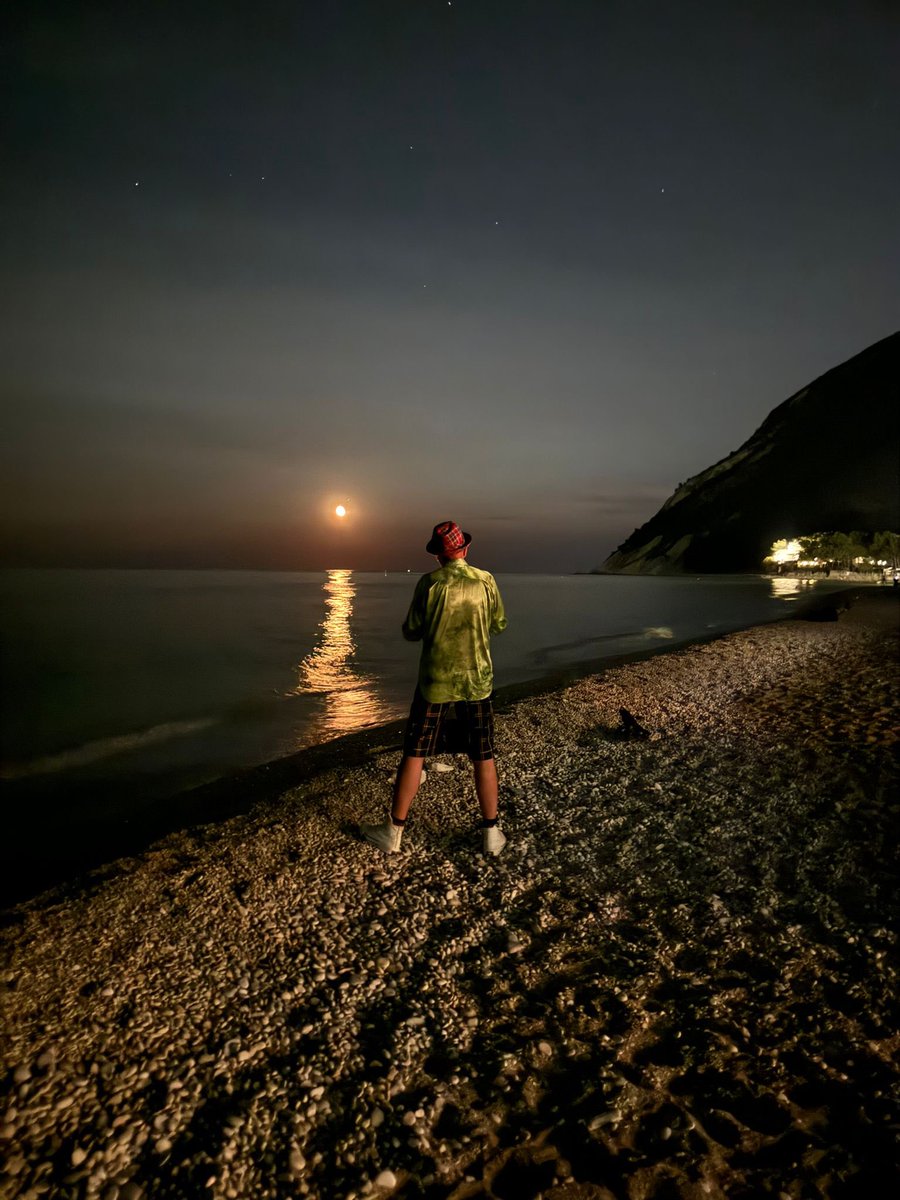 @GELINAZ (@thegelinaz) on Twitter photo JULY 2024
SUDDENLY, SKIRTED ON SOME TROPICAL FARAWAY BEACH.
PIC COURTESY OF THE AUTHOR, THE MICHELIN STARRED CHEF MORENO CEDRONI.
<a href="/MelindaJoe/">Melinda Joe</a> <a href="/lenna/">popEating</a> <a href="/EatingBeagles/">Eating Beagles 🎱</a> <a href="/morenocedroni/">Moreno Cedroni</a> <a href="/ojoyard/">Olivier Joyard</a> <a href="/ZaiyuHasegawa/">Zaiyu Hasegawa</a> <a href="/Nicholasgill/">Nicholas Gill</a> @arvekrognes <a href="/hisafranko/">Hiša Franko</a> <a href="/Andreja/">Andreja Lajh / HdG</a> <a href="/joewarwick/">Joe Warwick</a> <a href="/Richardvines/">Richard Vines</a> JULY 2024
SUDDENLY, SKIRTED ON SOME TROPICAL FARAWAY BEACH.
PIC COURTESY OF THE AUTHOR, THE MICHELIN STARRED CHEF MORENO CEDRONI.
<a href="/MelindaJoe/">Melinda Joe</a> <a href="/lenna/">popEating</a> <a href="/EatingBeagles/">Eating Beagles 🎱</a> <a href="/morenocedroni/">Moreno Cedroni</a> <a href="/ojoyard/">Olivier Joyard</a> <a href="/ZaiyuHasegawa/">Zaiyu Hasegawa</a> <a href="/Nicholasgill/">Nicholas Gill</a> @arvekrognes <a href="/hisafranko/">Hiša Franko</a> <a href="/Andreja/">Andreja Lajh / HdG</a> <a href="/joewarwick/">Joe Warwick</a> <a href="/Richardvines/">Richard Vines</a>