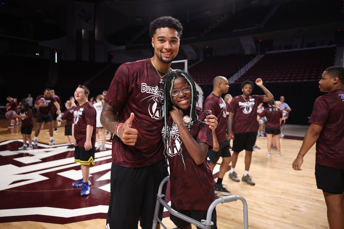 aggiembk's tweet photo. #BuzzsBunch back in action! 👍 https://t.co/4uKFity9BZ