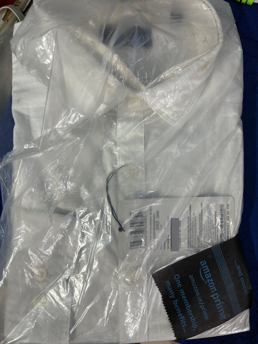 SanketKumar01's tweet photo. @amazonIN @AmazonHelp 
Seriously!?!? This is your standard of packing a product???? @allensolly should also take a look at this!
Proud to be a Prime Member. 😓
@Flipkart provides much better packaging without taking any specific membership amount! https://t.co/QcCbYsQVwz