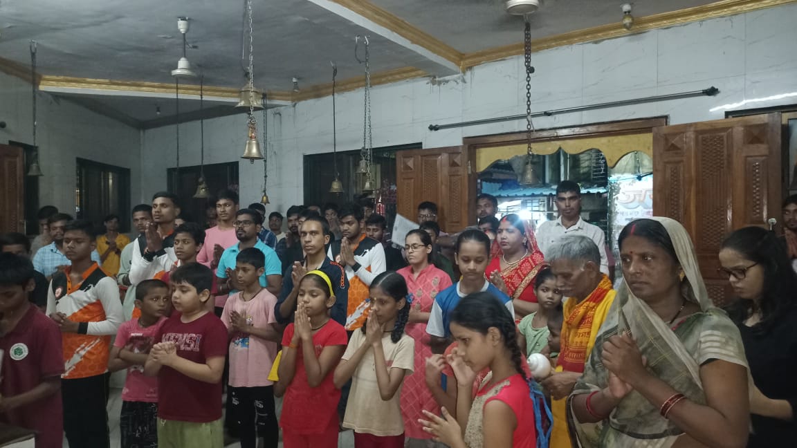 sanatansevasang's tweet photo. #सनातन_सेवा_संघ🚩
आज संघर्ष नगर, असल्फा, 3 नं खाड़ी, साने गुरुजी नगर, जागृति नगर,काजूपाड़ा एवं दुर्गा नगर में शनिवार शाम की साप्ताहिक आरती और बैठक मंदिर में आनंद पूर्वक सफल हुई, आरती को आनंदपूर्वक बनाने के लिए सभी सनातनियो का तहे दिल से धन्यवाद🙏🙏 https://t.co/4M7mBKsRW9