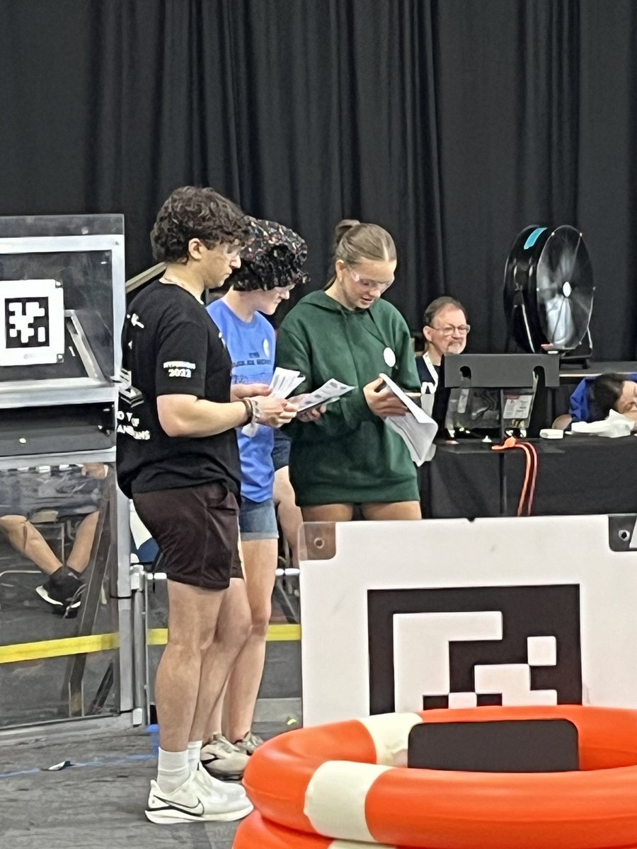 DarkSideRobots's tweet image. 7515 Dark Side Robotics is captain of a team with @frobotics4150 and @FRC4467 at WVRox- will compete against the #8 alliance in the first elimination match.