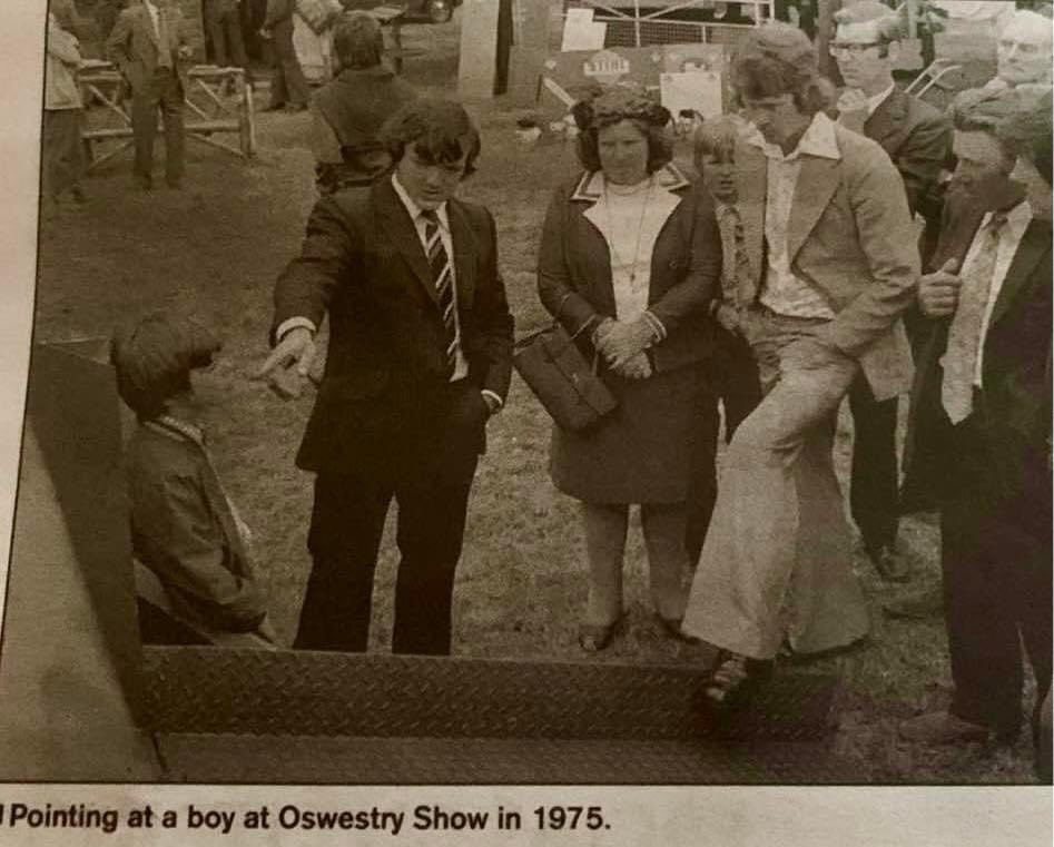 aflashbak's tweet photo. ‘Pointing at a boy’ - Oswestry Advertiser, 1975. https://t.co/DJAIKzNXd6