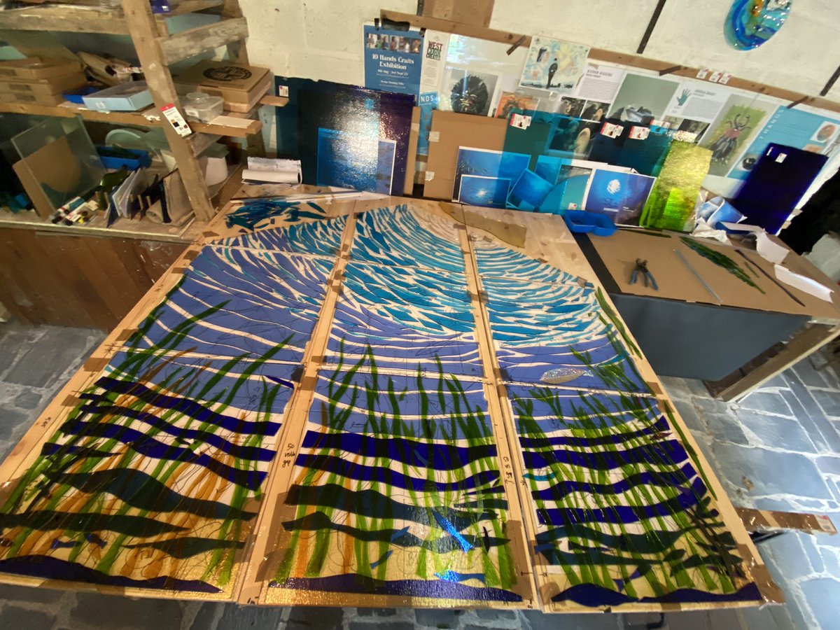 angelabradyRIBA's tweet image. Working on 2m x2m private commission #fusedglass #TheShoal