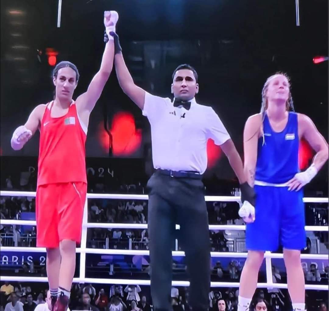 Dala_Red75's tweet photo. Elle l'a fait notre championne Imane Khelif s'est qualifiée 
Et elle sera en 1/2 finale contre la Thailandaise 🇹🇭le mardi 06 août à 22:35 
Elle poursuit ainsi son chemin vers la médaille d'or 🇩🇿🥇✌️
Bravo Championne 👏🏻👏🏻👏🏻 https://t.co/tAZEhC2DLr