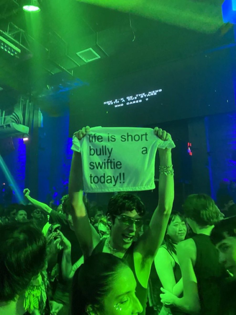 shirtsthtgohard's tweet photo. https://t.co/yKNKSdJIDq