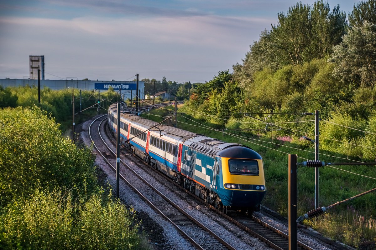 ASMRailPhotos's tweet image. 🖍️| 3Z43 0515 Doncaster West Yard to Newcastle

📣| @125Group  
🚂| Class 43159 ‘Rio Warrior’ + 43089
📍| Birtley
📆| 03/08/2024

#class43 #43159 #125group