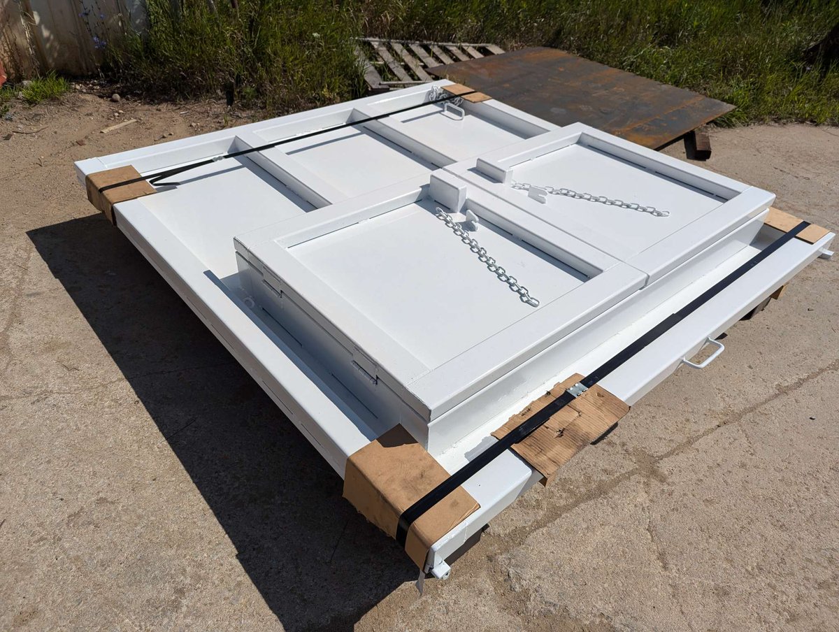 UOwosso's tweet photo. Do you need replacement parts for your containers? UHE can help. https://t.co/sA0qOI7cTP #rolloff #rolloffparts #aframe #uheowosso #uhe #universalhandlingequipment https://t.co/DpTDSp0YNO