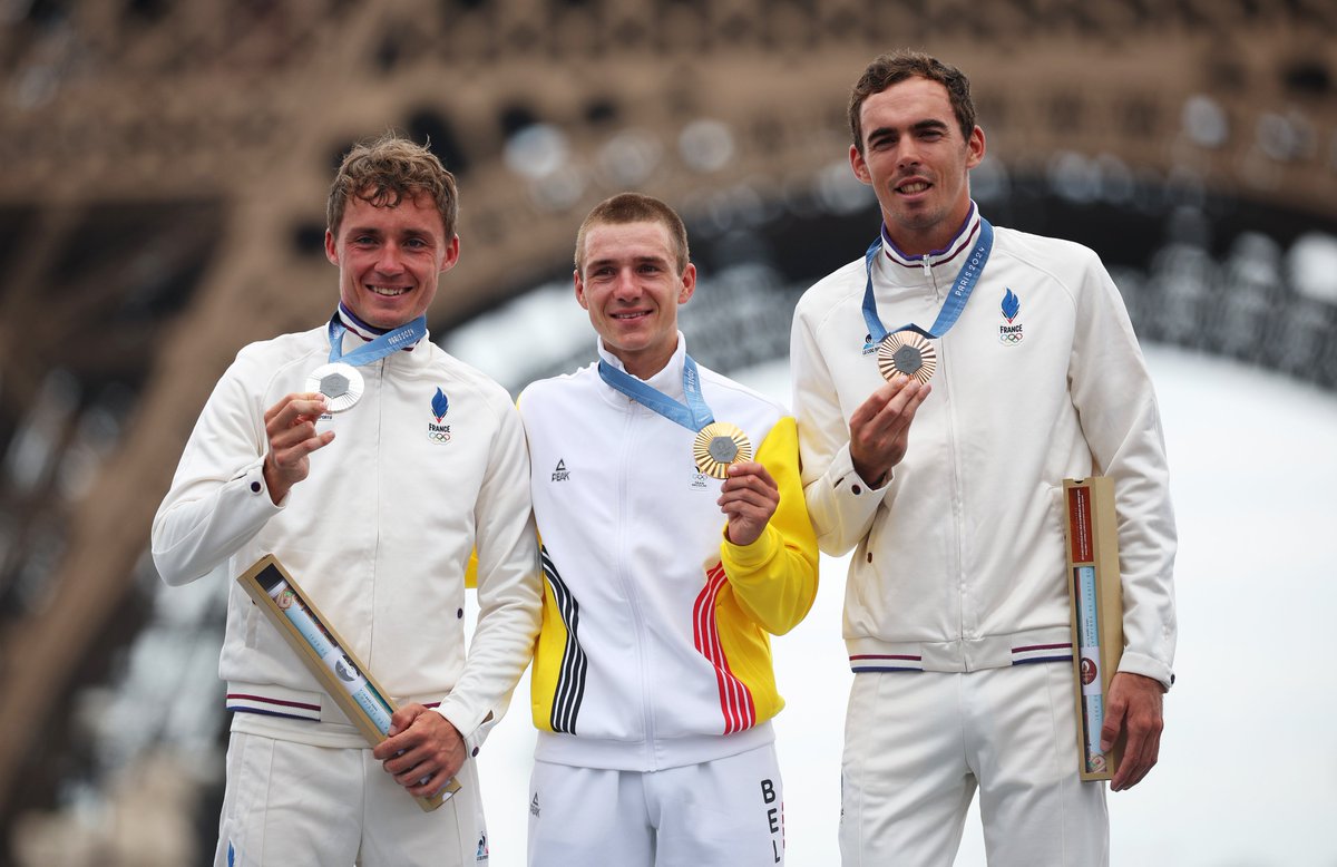 faustocoppi60's tweet photo. The podium of the Men's Olympic road race in Paris, 2024:

🥇 🇧🇪 Remco Evenepoel 
🥈 🇫🇷 Valentin Madouas 
🥉 🇫🇷 Christophe Laporte
#Paris2024 https://t.co/ZtXSKeCaDE