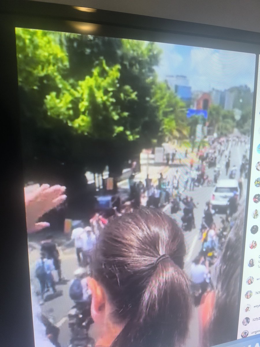 javiercolina34's tweet photo. La ausencia se nota, pobre la doña MCM no tiene gente, y por supuesto fuera del país todos desean ser esculidos por modismos, que tristeza para esta señora ver qué no tiene gente en Vzla. Para sus planes maleficos https://t.co/xWBZKL6BvD