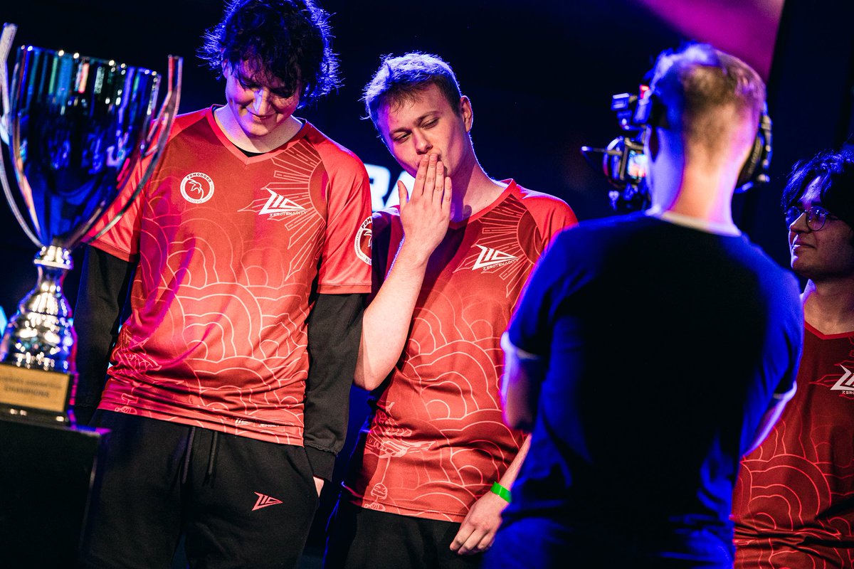 .<a href="/Harpoonlol/">HARPOON</a> śle buziaczki przeciwnikom zgarniając pierwsze dwa fragi w drugiej grze! 
twitch.tv/polsatgames