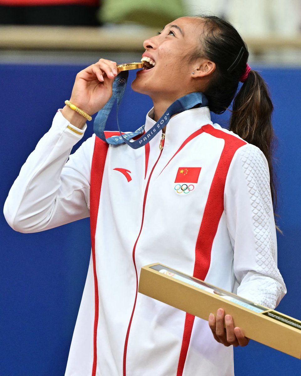 Qinwen Zheng. Historic. 🥇

#Olympics | #Paris2024 | #Tennis