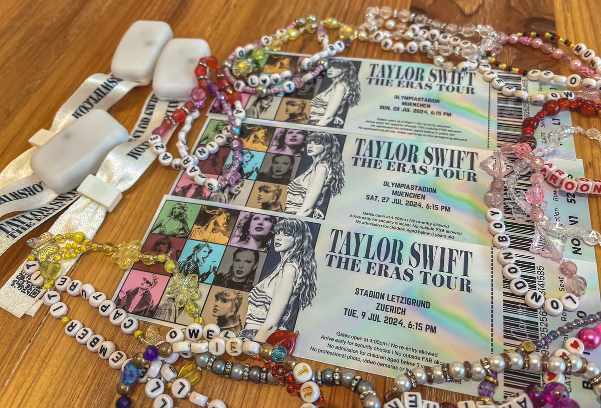 thiswildheart13's tweet photo. Literally trying to hold on to the memories 🌟🫶🏻🪩💃🏼🩷 Era's Tour is over for me, but the memories will be with me forever. I've had the summer of a lifetime and spent time with the best of friends. That's girlhood. Love you always @taylorswift13 @taylornation13 https://t.co/9itMrrQjsv