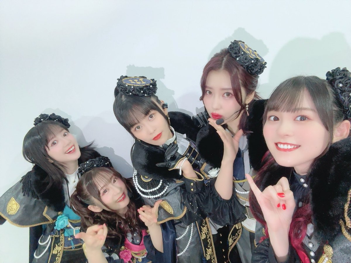 aibaaiai's tweet photo. 感谢大家最棒的声音！
时隔5年我们回到了上海。
并且这是我们第一次在海外的单独LIVE。
感谢大家与我们邂逅，
感谢大家喜欢上Roselia。
我们还会再进化，
一定还会再来与大家相见🌹
#Rosenchor
#バンドリ #Roselia https://t.co/CgXyTnnRW0