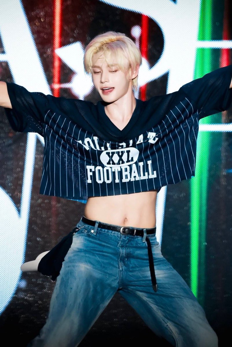 jiwoongiez's tweet photo. this insane ass photo omg… https://t.co/ycfAqcORme