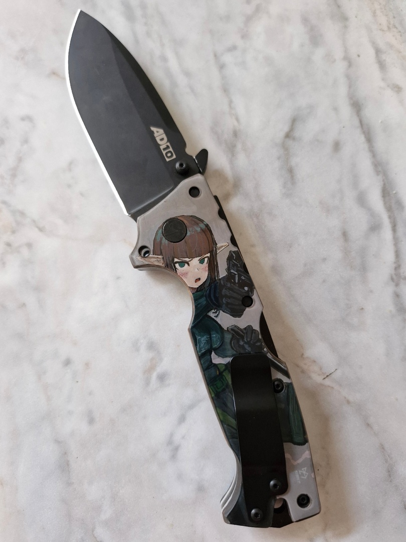Artvisitor1's tweet photo. So, I don't usually post on social media, just comment sometimes. Twitter (currently X) is a place where I follow artists and check what others send me. However, recently I decided to use some works by @planetapolilla (much love) to customize a knife (AD-10 by Cold Steel) so... https://t.co/sfBTh0kMiZ