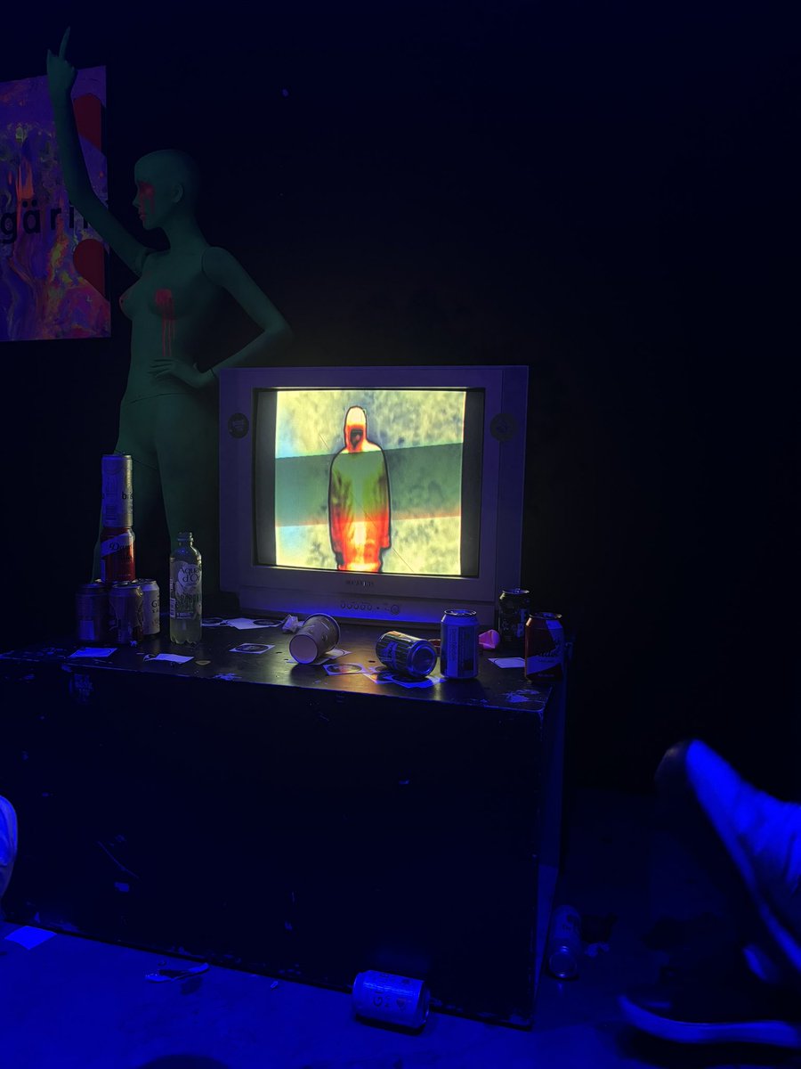 krampanfall's tweet photo. Kan nån byta till fear factor? https://t.co/hdxbcvDYyh