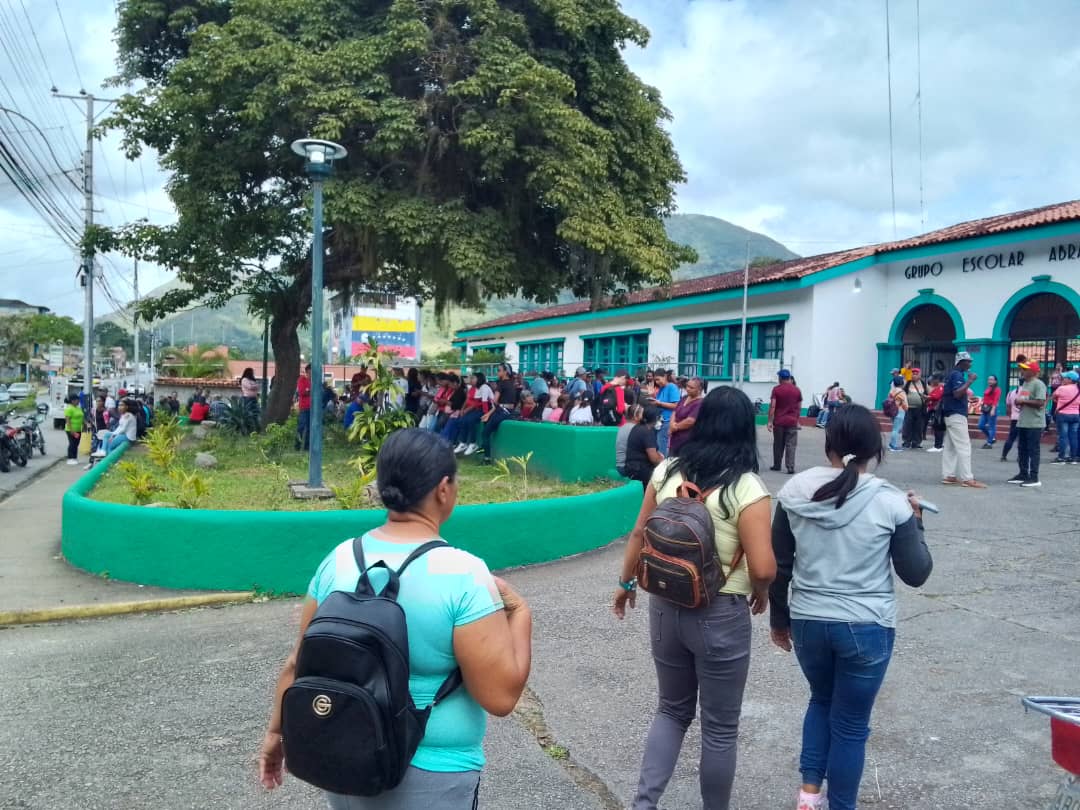 monagasinf's tweet photo. #Monagas activa en respaldo a el presidente legítimo, Nicolás Maduro Moros.
#MunicipioCaripe
@NicolasMaduro 
@Gabrielasjr 
@LaRosaInfoVE 
@bcmonagas1 https://t.co/1zsphQO8MC