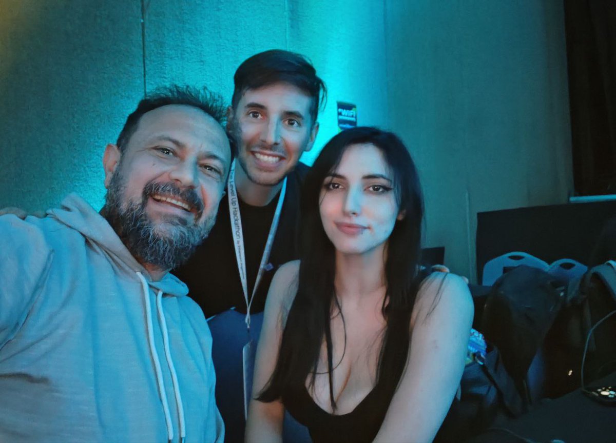 Agora Onchain (@agora_onchain) on Twitter photo Gran jornada de trabajo en el día 1 de la hackaton Level Up de <a href="/EtherArgentina/">Ethereum Argentina 🦇🔊</a>
Cc: <a href="/SergioRieznik/">sergio_r.lens</a> <a href="/TomasMika_music/">tomasmika</a> <a href="/__Fiamy/">Fy 🪷</a> 👨🏻💻 Gran jornada de trabajo en el día 1 de la hackaton Level Up de <a href="/EtherArgentina/">Ethereum Argentina 🦇🔊</a>
Cc: <a href="/SergioRieznik/">sergio_r.lens</a> <a href="/TomasMika_music/">tomasmika</a> <a href="/__Fiamy/">Fy 🪷</a> 👨🏻💻