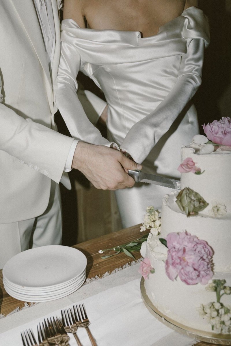 wfraa369's tweet photo. 👰🏻‍♀️🤵🏻‍♂️الزفاف 🤵🏻‍♂️👰🏻‍♀️

…💍💍💍💍

فعالية عن  #الزواج 🤍 

 اضمروا النية على صورة واحدة فقط واشبكوا الطاقة عن طريق ( #الرتويت || #فولو )

سنكتشف مع بعضنا 🪄:

• إشارات لظهوره
• طريقة تعارفكم 
• مشاعركم لبعض
•شخصيته 
• المزيد و المزيد …..

#وفرة 🕊️ https://t.co/CqO8v7L6xK