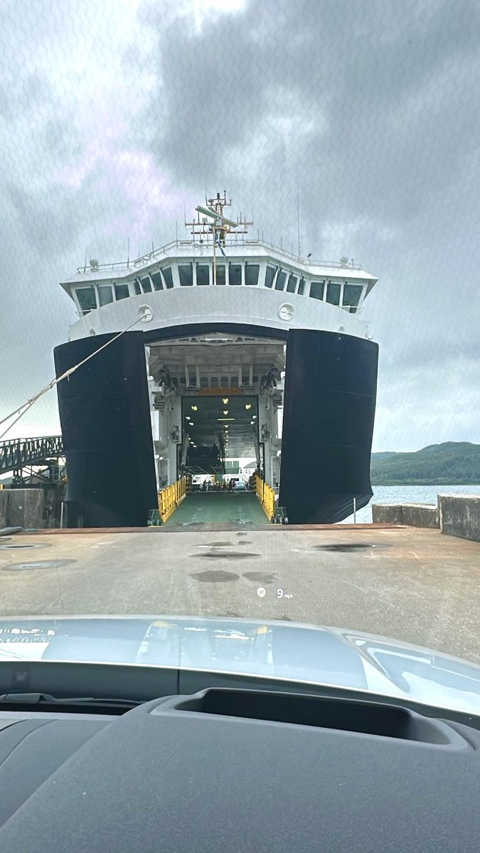 IslayEmma's tweet image. After the most amazing few days I am finally headed home on @CalMacFerries with @islaycountrygal after she attended the brilliant @future_vets_SCO 

Lovely to see my big boy @Cameron21380204 before he flies off to the USA and Canada for summer EMS tomorrow