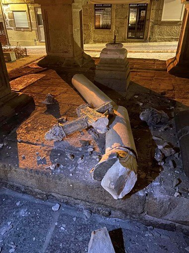 Portugal : La Croix du Christ de l'Étendard de São Lázaro, datant de 1386 et monument national, a été détruite cette nuit au Portugal.
Pour les habitants, l'acte criminel a été commis par des migrants musulmans originaires du Pakistan.
