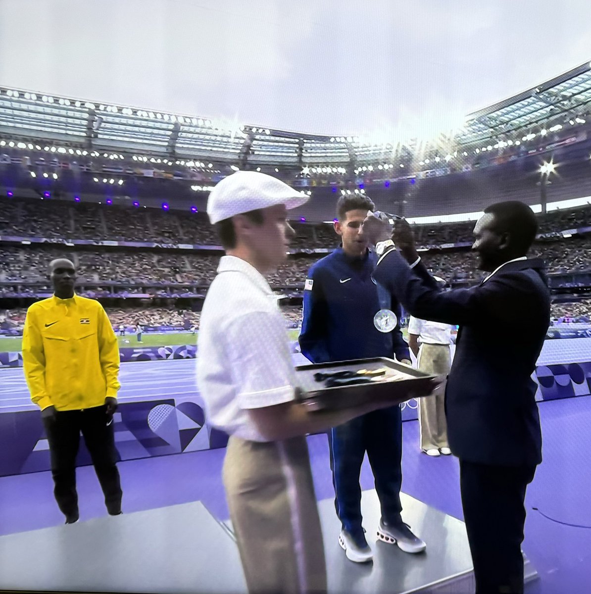 TheRealMerb's tweet image. Give Grant Fisher the gold medal in honesty! He was offered silver but decided to keep his bronze