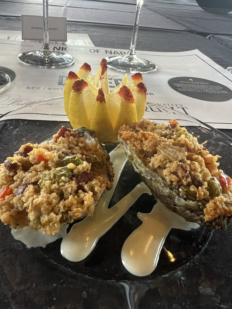 its_CrownV's tweet photo. This wine dinner was so delicious! I’m happy I don’t wait on anyone and just do what makes me happy 👑 https://t.co/GMGlZEEe8w