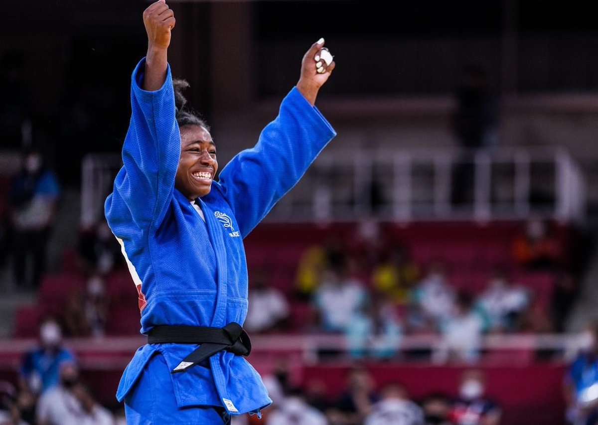 [JO PARIS 2024] Sarah-Léonie Cysique est championne olympique ! La judokate de l'ACBB a remporté aux côtés de ses coéquipiers de l'équipe de France, le tournoi mixte ! 🥋

Un immense bravo à notre talentueuse athlète qui repart avec deux médailles olympiques 🥇