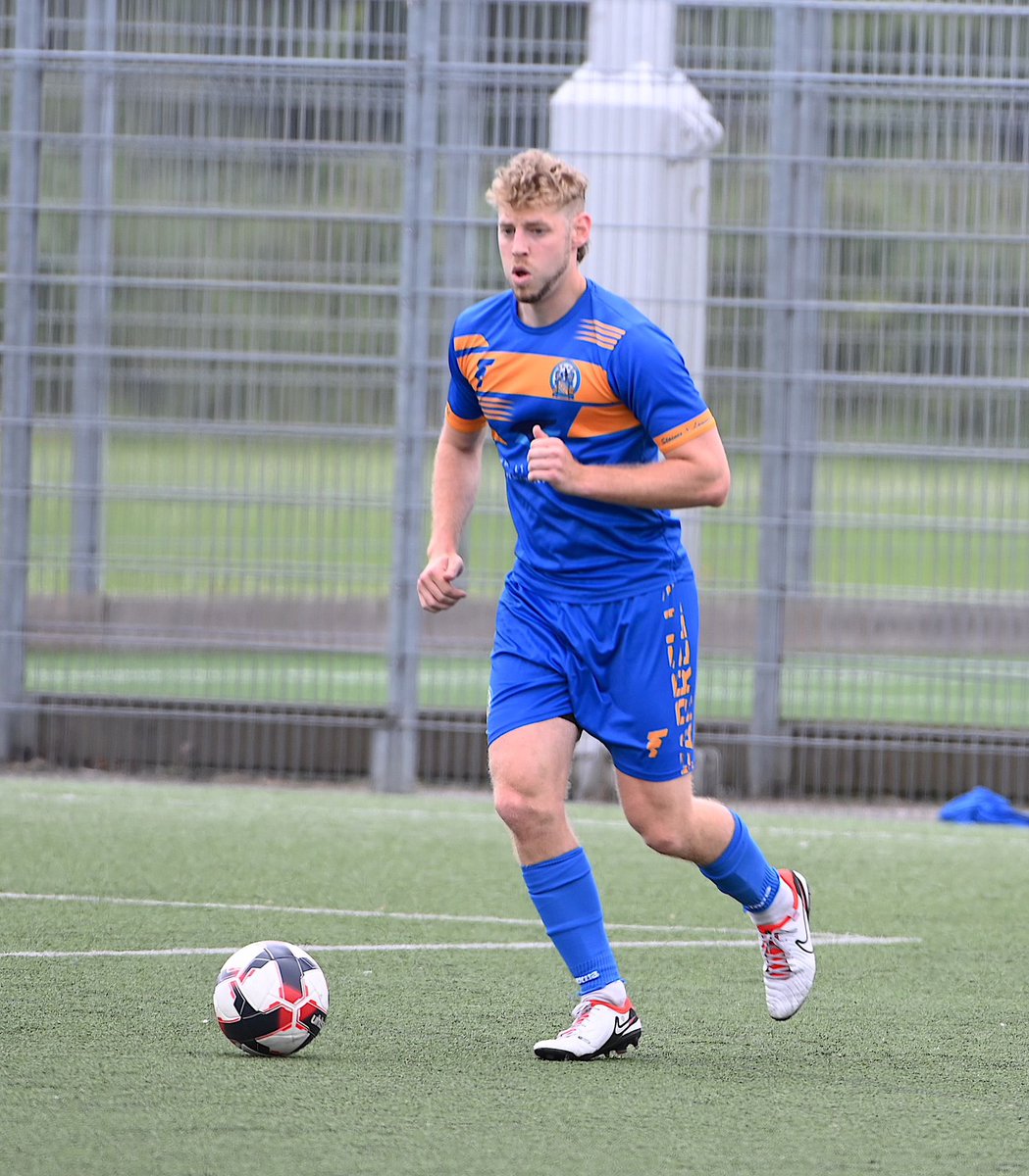 Staines & Lammas (Middx) FC tweet media