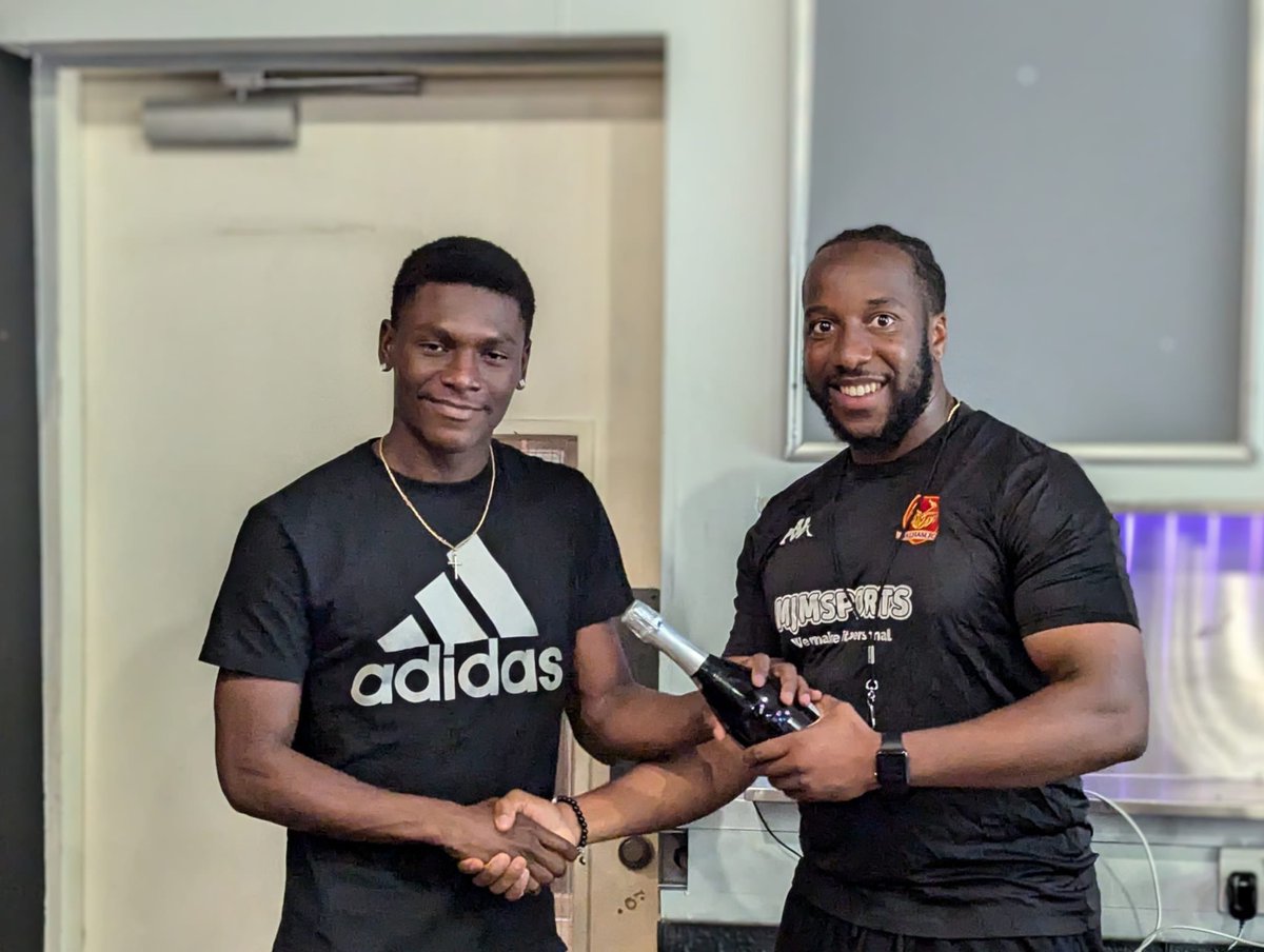 Starting this season off with a BANG! 3-1 to our boys!

Thank you for a brilliant match Midhurst and Easebourne FC ⭐️

Special mention to Omario Stewart who got Man Of the Match 🏆 

#grassroots #BFC✨🏆<a href="/KeatingEstates/">Keating Estates</a> <a href="/bigyellowss/">Big Yellow</a> #71blue